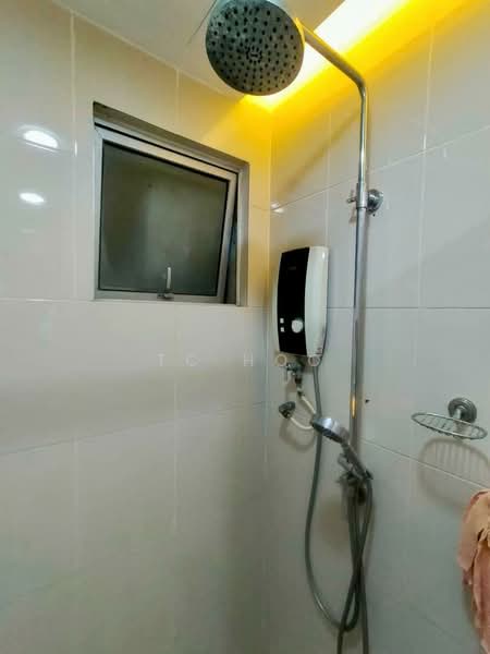 Service Residence for Sale at OUG Parklane - TC Hoo - Bathroom - PropertyGuru.com.my