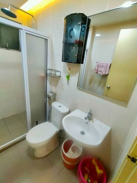 Service Residence for Sale at OUG Parklane - TC Hoo - Bathroom - PropertyGuru.com.my