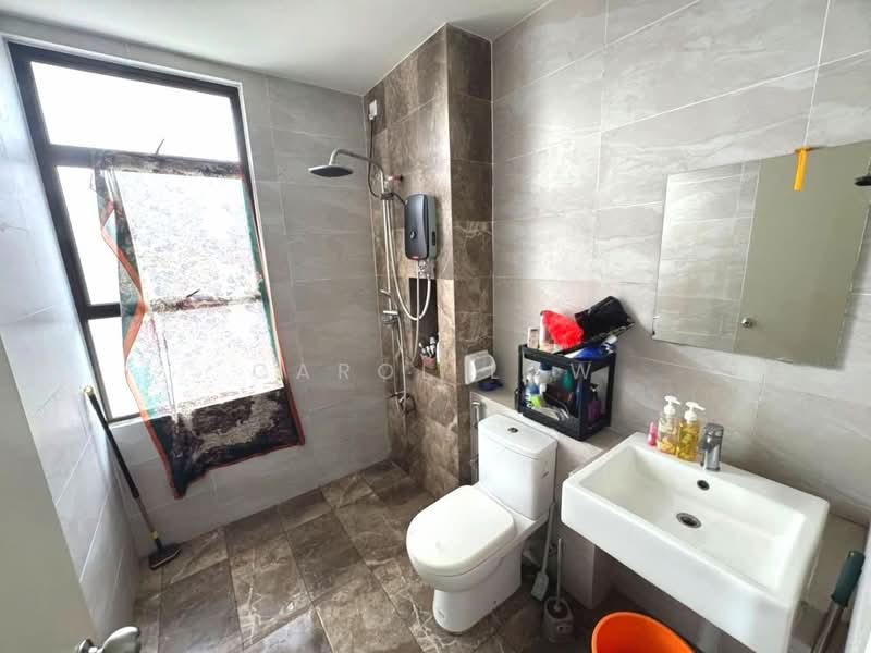 2-storey Terraced House for Sale in Taman Seri Austin (Tebrau) - Carol Low - Bathroom - PropertyGuru.com.my