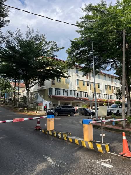 Rumah Bandar untuk Dijual di Taman Bukit Serdang (Seri Kembangan) - Brian Cheong - PropertyGuru.com.my