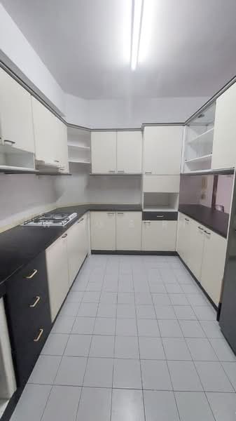 Pangsapuri untuk Disewa di Desa Pelangi - Weng Sern - Kitchen - PropertyGuru.com.my