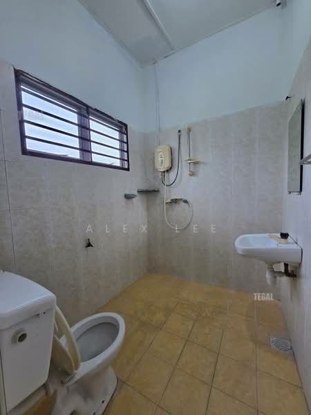 Rumah Teres 2.5 Tingkat untuk Dijual di Klang (Selangor) - Alex Lee - Bathroom - PropertyGuru.com.my