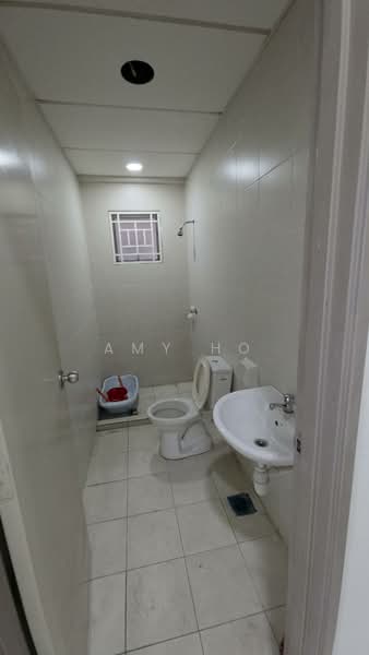 Condominium for Sale at Radius Residence - Amy Ho - Bathroom - PropertyGuru.com.my