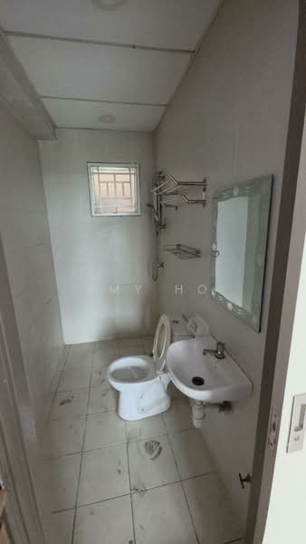 Condominium for Sale at Radius Residence - Amy Ho - Bathroom - PropertyGuru.com.my