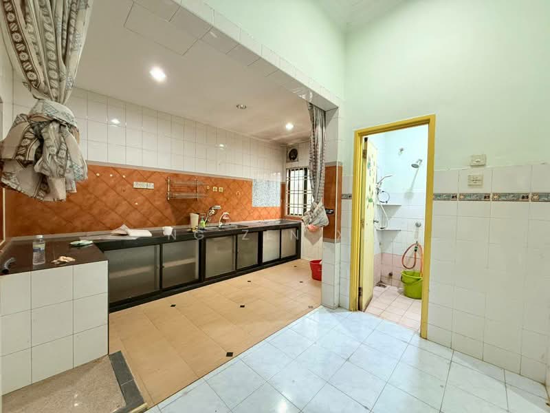 Rumah Teres untuk Dijual di Taman Mutiara Rini (Skudai) - NG ZEN XI - Kitchen - PropertyGuru.com.my
