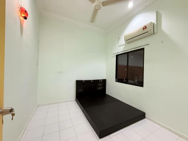 Rumah Teres untuk Dijual di Taman Mutiara Rini (Skudai) - NG ZEN XI - Bedroom - PropertyGuru.com.my
