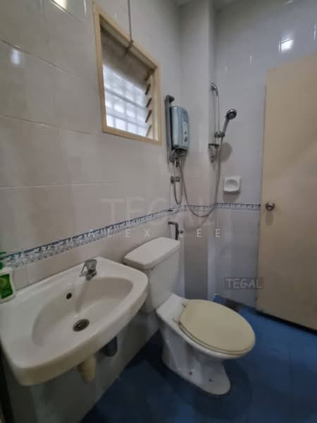 Rumah Teres untuk Dijual di Bandar Puteri Klang (Klang) - Alex Lee - Bathroom - PropertyGuru.com.my