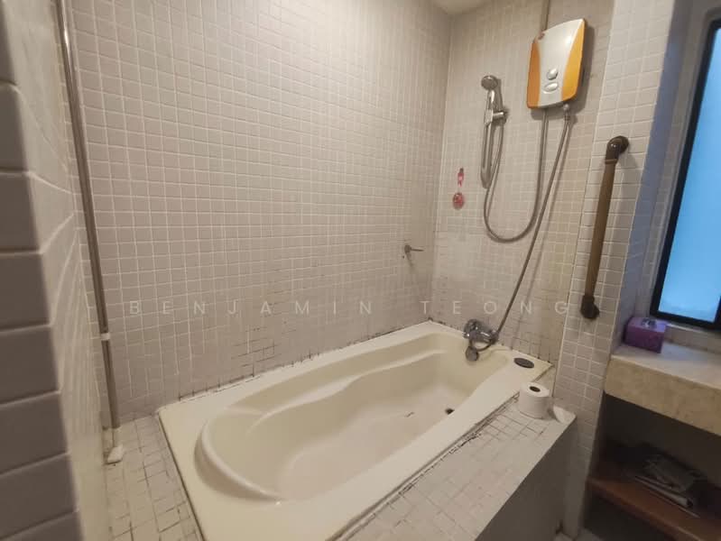 Kondominium untuk Disewa di 10 Semantan Suites - Benjamin Teong - Bathroom - PropertyGuru.com.my