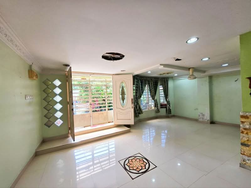 2-storey Terraced House for Sale in Lembah Keramat (Ulu Kelang) - M.J Zairin - Living Room - PropertyGuru.com.my