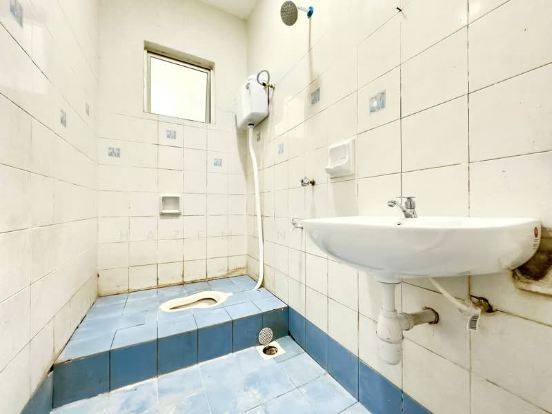 Rumah Teres 2 Tingkat untuk Dijual di Setia Alam (Selangor) - Hazeman Omar - Bathroom - PropertyGuru.com.my