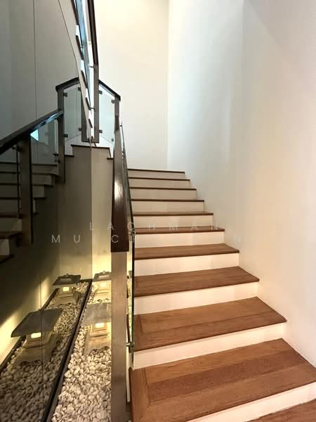 Condominium for Sale at Sunway Vivaldi - Lachman Mulchandani - Stairs to upper floor - PropertyGuru.com.my