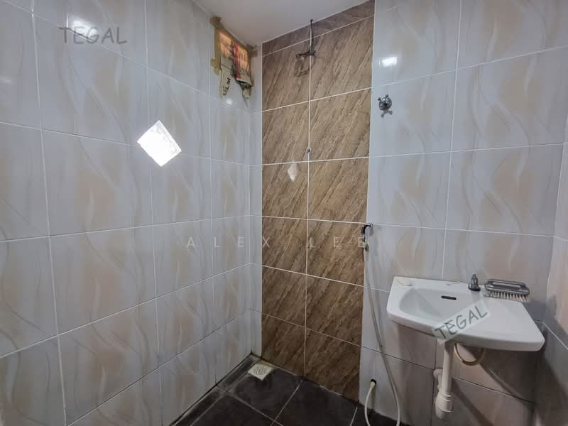 Rumah Teres untuk Dijual di Bandar Puteri Klang (Klang) - Alex Lee - Bathroom - PropertyGuru.com.my