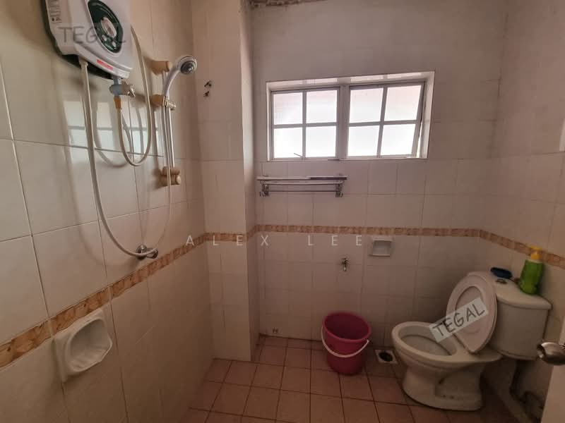 Rumah Teres untuk Dijual di Bandar Puteri Klang (Klang) - Alex Lee - Bathroom - PropertyGuru.com.my