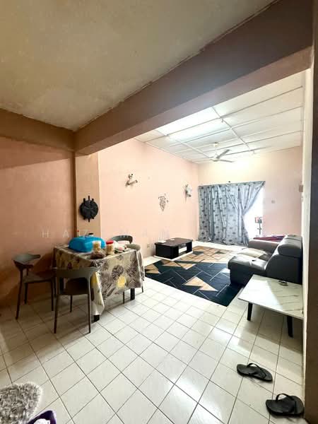 Pangsapuri untuk Dijual di Menara Orkid - Hazeman Omar - Living Room - PropertyGuru.com.my