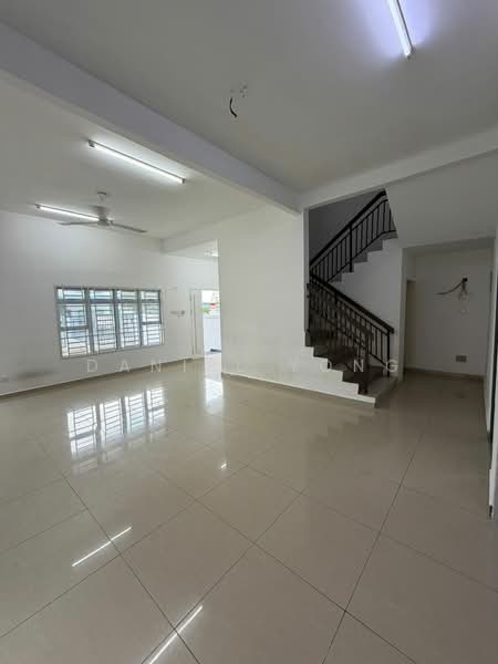 Cluster House for Sale in Nusantara Prima (Gelang Patah) - Daniel Yong - Living Room - PropertyGuru.com.my