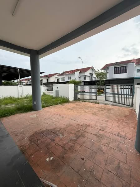 Cluster House for Sale in Nusantara Prima (Gelang Patah) - Daniel Yong - Exterior - PropertyGuru.com.my