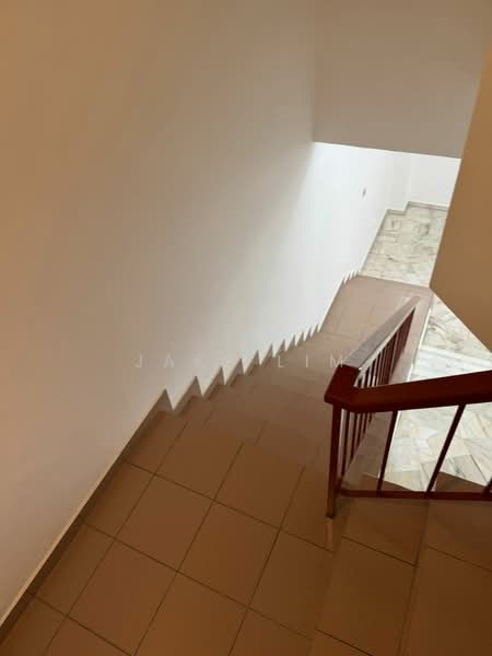 Rumah Teres 2 Tingkat untuk Dijual di Sungai Long (Bandar Sungai Long) - Jake Lim - Corridor - PropertyGuru.com.my