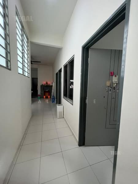 Rumah Bandar untuk Dijual di Klang (Selangor) - Alex Lee - Corridor - PropertyGuru.com.my
