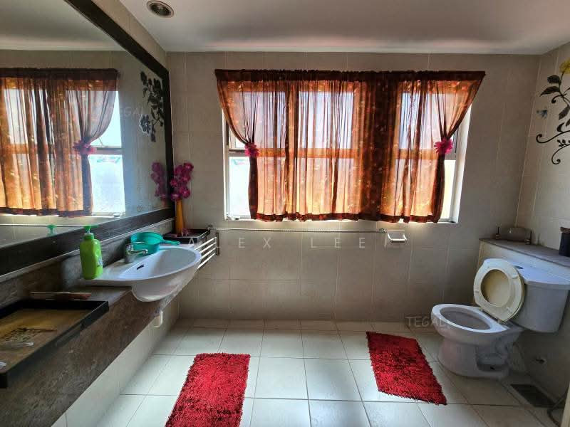 Rumah Teres 2 Tingkat untuk Dijual di Klang (Selangor) - Alex Lee - Bathroom - PropertyGuru.com.my