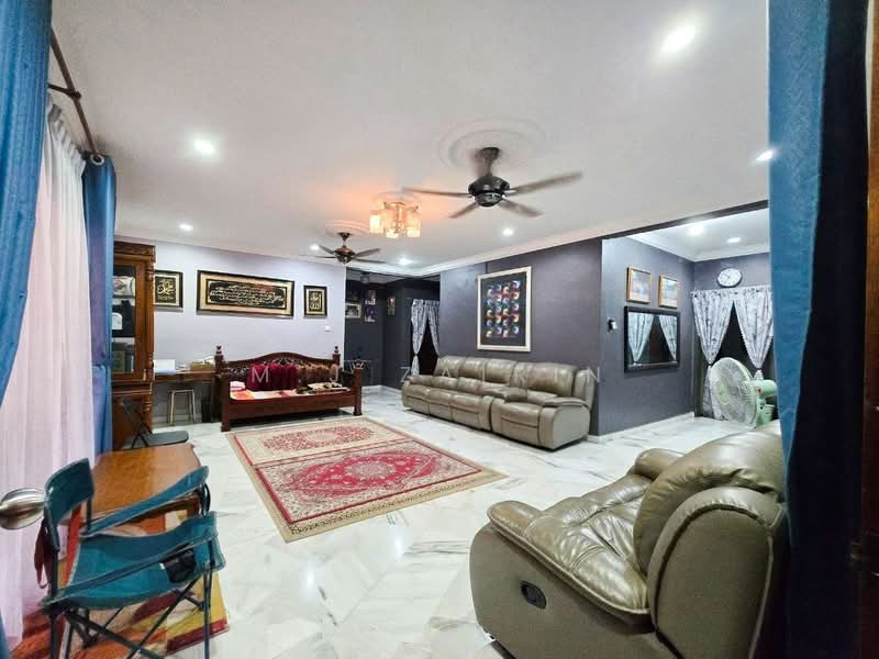 Rumah Banglo untuk Dijual di Bandar Rinching (Semenyih) - M.J Zairin - Living Room - PropertyGuru.com.my