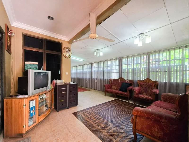 Rumah Banglo untuk Dijual di Bandar Rinching (Semenyih) - M.J Zairin - Living Room - PropertyGuru.com.my