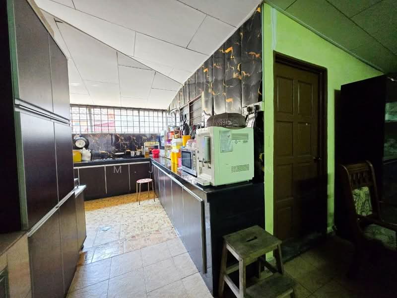 Rumah Banglo untuk Dijual di Bandar Rinching (Semenyih) - M.J Zairin - Kitchen - PropertyGuru.com.my