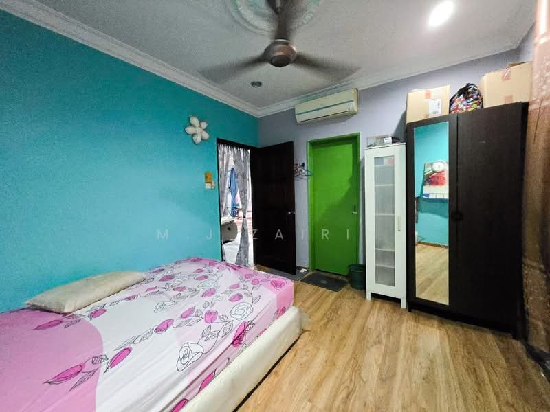 Rumah Banglo untuk Dijual di Bandar Rinching (Semenyih) - M.J Zairin - Bedroom - PropertyGuru.com.my