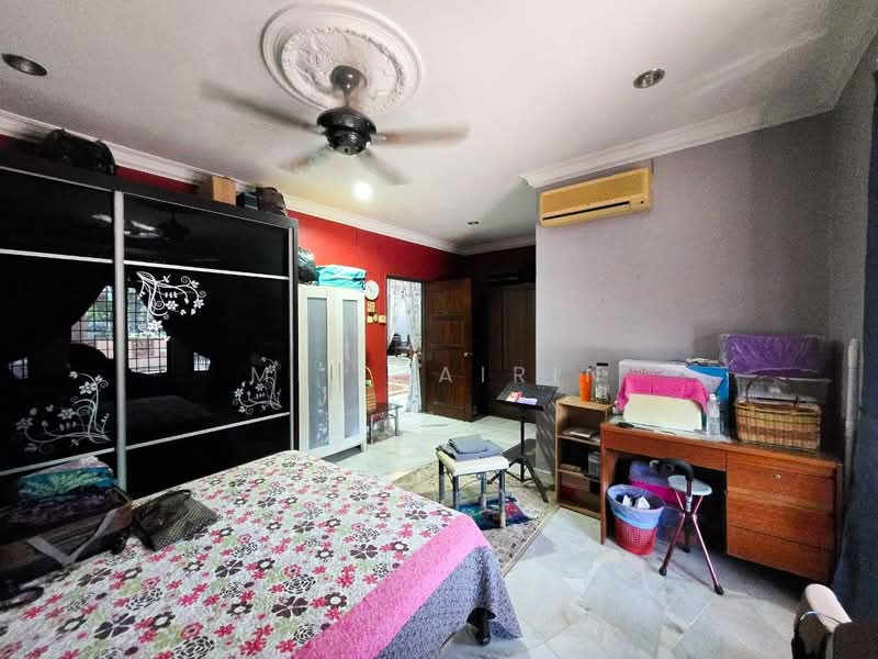 Rumah Banglo untuk Dijual di Bandar Rinching (Semenyih) - M.J Zairin - Bedroom - PropertyGuru.com.my