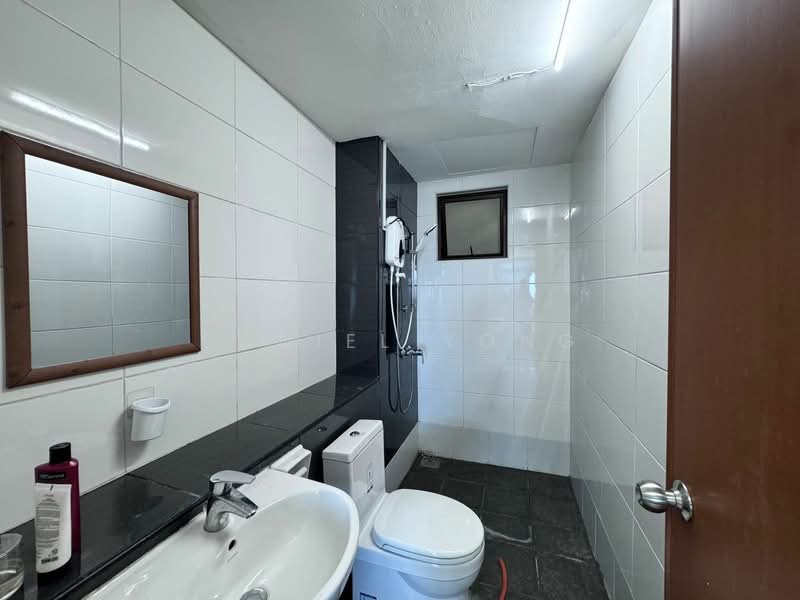 Service Residence for Sale at Sky Gardens Residences - Daniel Yong - Bathroom - PropertyGuru.com.my