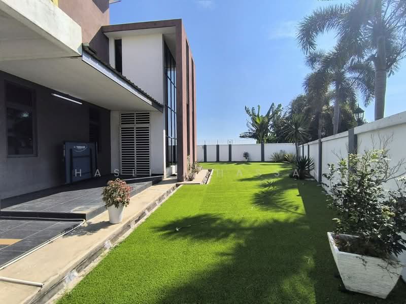 Semi-Detached House for Sale in Ayer Keroh (Melaka) - Hasliza Hassan - Exterior - PropertyGuru.com.my