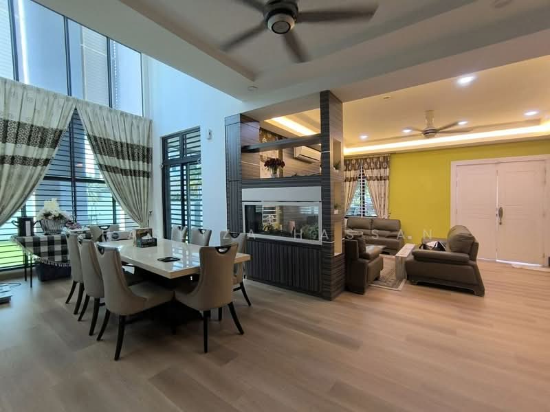Semi-Detached House for Sale in Ayer Keroh (Melaka) - Hasliza Hassan - Dining Room - PropertyGuru.com.my