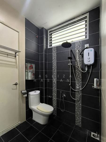 Semi-Detached House for Sale in Ayer Keroh (Melaka) - Hasliza Hassan - Bathroom - PropertyGuru.com.my