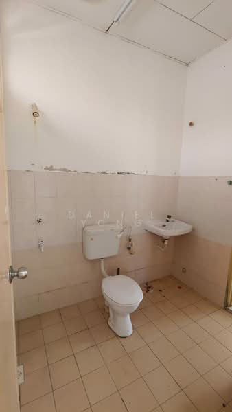 Rumah Teres 2 Tingkat untuk Dijual di Taman Pulai Jaya (Kulai) - Daniel Yong - Bathroom - PropertyGuru.com.my