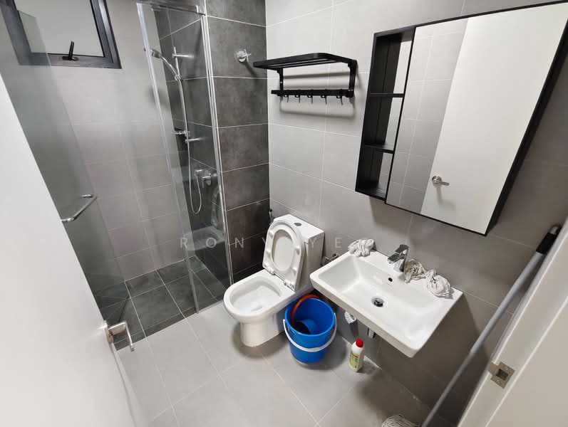 Servis Apartment untuk Disewa di Sunway Belfield - Rony Yeo - Bathroom - PropertyGuru.com.my