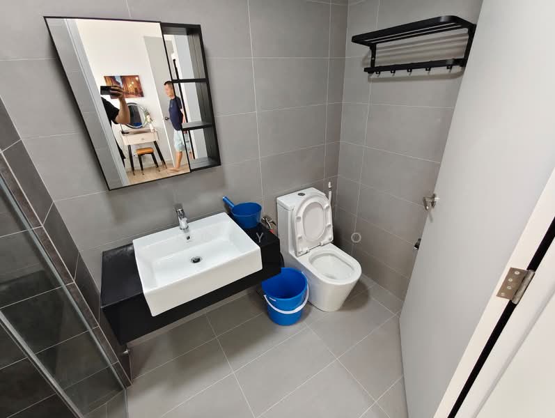 Servis Apartment untuk Disewa di Sunway Belfield - Rony Yeo - Bathroom - PropertyGuru.com.my