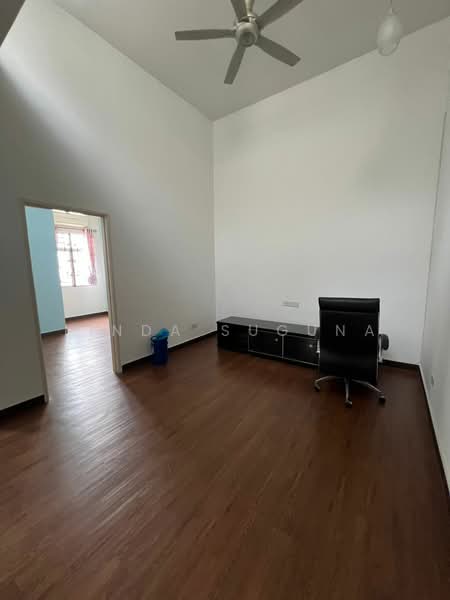 2-storey Terraced House for Sale in Kemuning Utama (Shah Alam) - Linda Suguna - Living Room - PropertyGuru.com.my