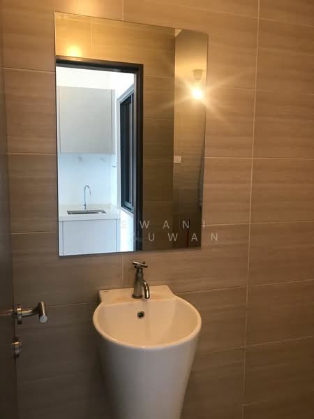 Service Residence for Sale at Serviced Residence @ 3 Towers - Uswani Mazuwan - Bathroom - PropertyGuru.com.my