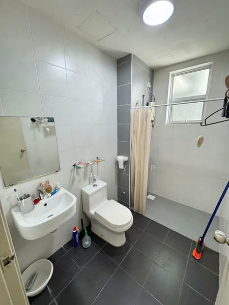 Pangsapuri untuk Dijual di Aliff Avenue (Dwi Alif) - Sun Yap - Bathroom - PropertyGuru.com.my
