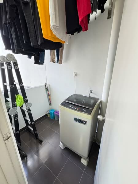 Pangsapuri untuk Dijual di Aliff Avenue (Dwi Alif) - Sun Yap - Balcony - PropertyGuru.com.my