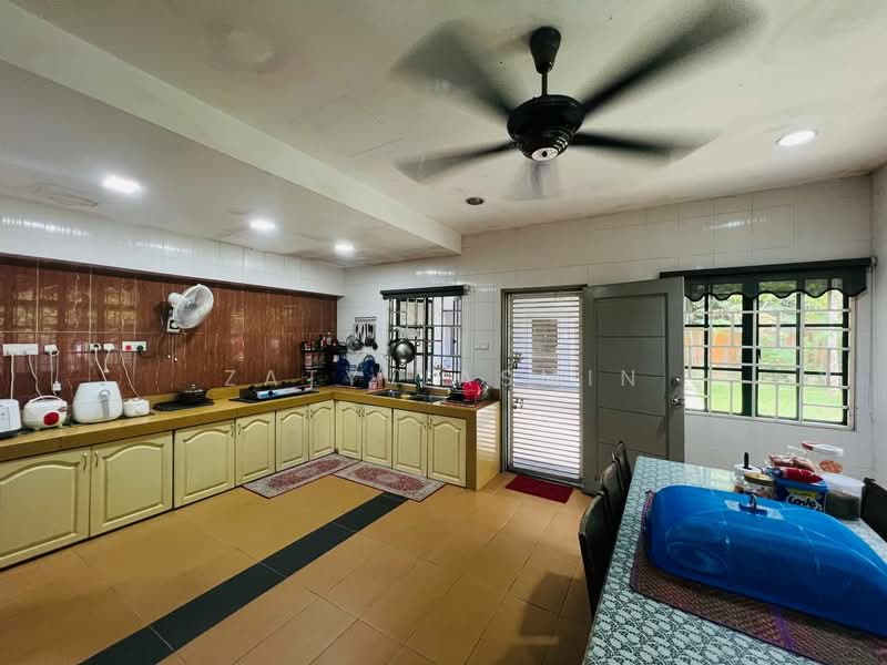 Semi-Detached House for Sale in Ampang Jaya (Ampang) - Zaty Jasmin - Kitchen - PropertyGuru.com.my