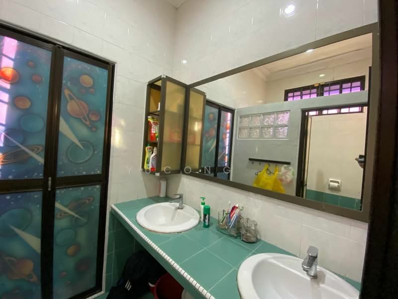 Rumah Teres 2-Tingkat untuk Dijual di Taman Rinting (Masai) - Yucong . - Bathroom - PropertyGuru.com.my