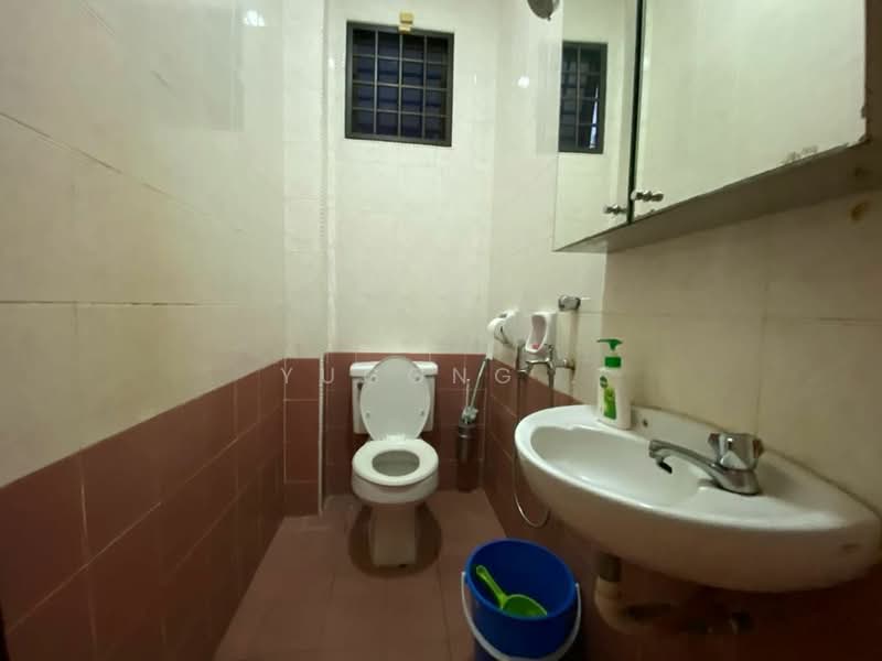 Rumah Teres 2-Tingkat untuk Dijual di Taman Rinting (Masai) - Yucong . - Bathroom - PropertyGuru.com.my