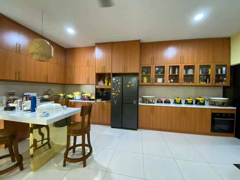 Rumah Banglo untuk Disewa di Subang Bestari (Shah Alam) - Emily Kho - Kitchen - PropertyGuru.com.my