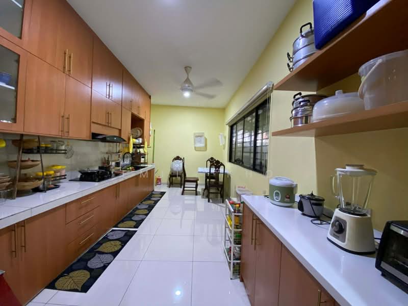 Rumah Banglo untuk Disewa di Subang Bestari (Shah Alam) - Emily Kho - Kitchen - PropertyGuru.com.my