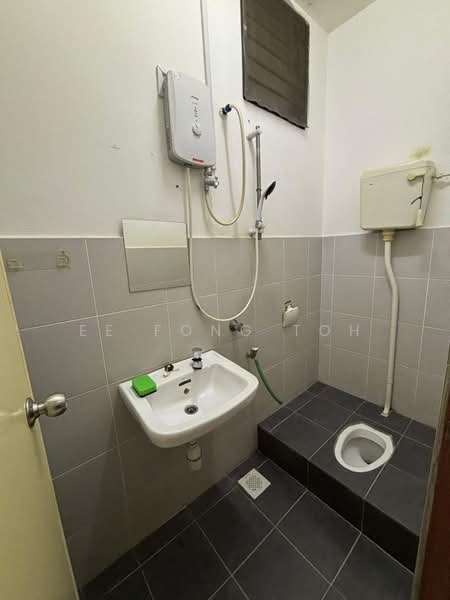 Rumah Teres 2 Tingkat untuk Dijual di Taman Setia Indah (Tebrau) - Ee Fong Toh - Bathroom - PropertyGuru.com.my