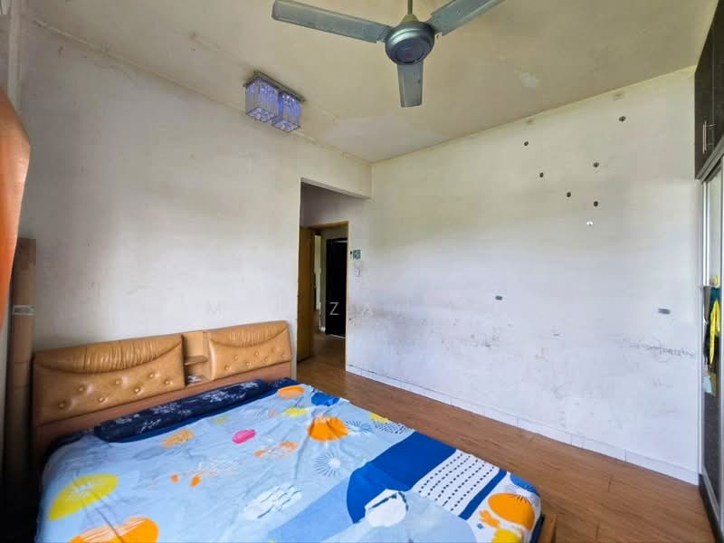 Pangsapuri untuk Dijual di Intana Ria - M.J Zairin - Bedroom - PropertyGuru.com.my