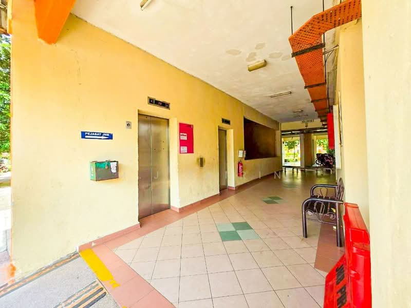 Pangsapuri untuk Dijual di Intana Ria - M.J Zairin - Corridor - PropertyGuru.com.my