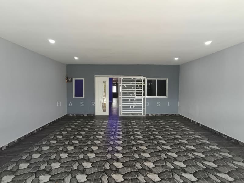 Rumah Teres 1 Tingkat untuk Dijual di Taman Kucai (Lunas) - Hasrul Rosli - Entrance - PropertyGuru.com.my