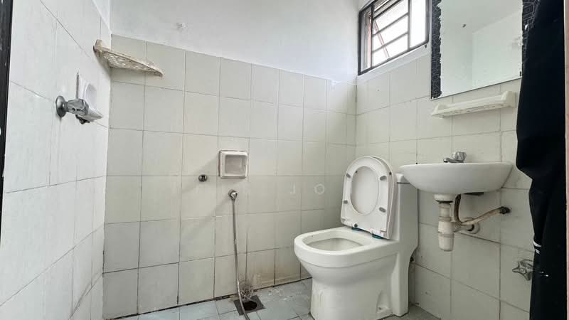 Apartment for Sale at Residensi Laguna Biru 2 - Tris Jong - Bathroom - PropertyGuru.com.my
