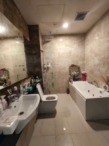Service Residence for Sale at Paragon Suites @ CIQ - Amber Hew - Bathroom - PropertyGuru.com.my